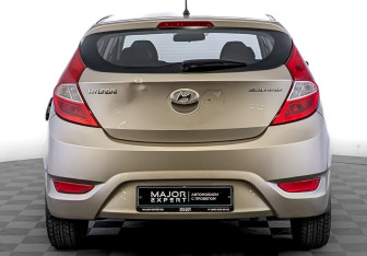 Подержанный автомобиль Hyundai Solaris Hatchback 2012 года (6 фото)