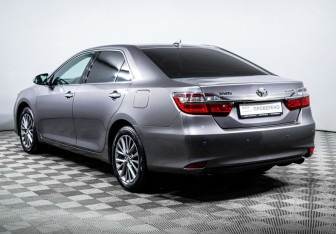 Подержанный автомобиль Toyota Camry Sedan 2016 года (7 фото)
