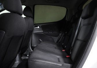 Подержанный автомобиль Peugeot 207 Hatchback 2010 года (12 фото)