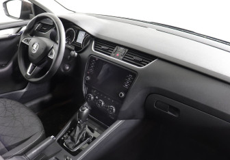 Подержанный автомобиль Skoda Octavia Liftback 2019 года (5 фото)