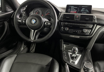 Подержанный автомобиль BMW M4 Coupe 2016 года (15 фото)