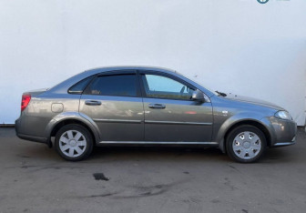 Подержанный автомобиль Daewoo Gentra Sedan 2014 года (4 фото)