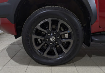 Подержанный автомобиль Toyota Hilux 2020 года (12 фото)