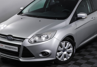 Подержанный автомобиль Ford Focus Hatchback 2013 года (21 фото)