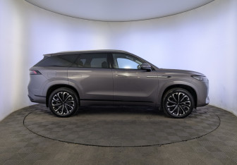 Подержанный автомобиль Jaecoo J8 2024 года (4 фото)