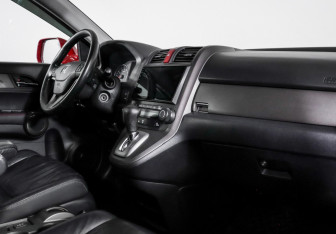 Подержанный автомобиль Honda CR-V 2011 года (9 фото)