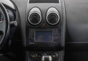 Подержанный автомобиль Nissan Qashqai 2010 года (14 фото)