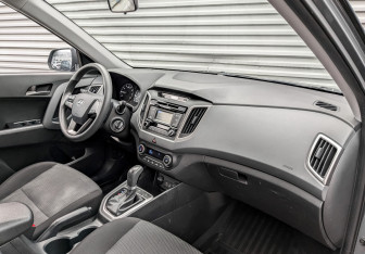 Подержанный автомобиль Hyundai Creta 2017 года (12 фото)