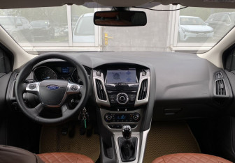 Подержанный автомобиль Ford Focus Sedan 2012 года (12 фото)