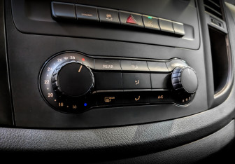 Подержанный автомобиль Mercedes-Benz Vito 2021 года (25 фото)