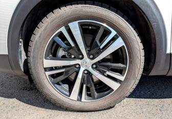 Подержанный автомобиль Peugeot 5008 Suv 2021 года (18 фото)