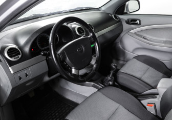 Подержанный автомобиль Chevrolet Lacetti Hatchback 2010 года (15 фото)