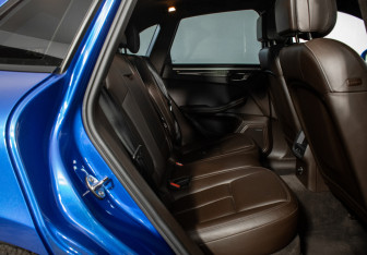 Подержанный автомобиль Porsche Macan 2014 года (10 фото)