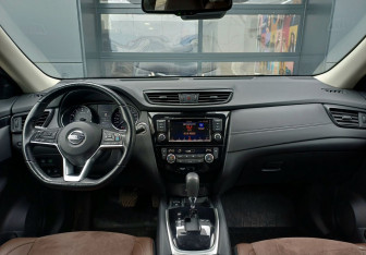Подержанный автомобиль Nissan X-Trail 2021 года (12 фото)