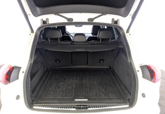 Подержанный автомобиль Porsche Cayenne 2017 года (9 фото)