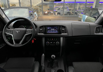 Подержанный автомобиль УАЗ Patriot 2021 года (11 фото)