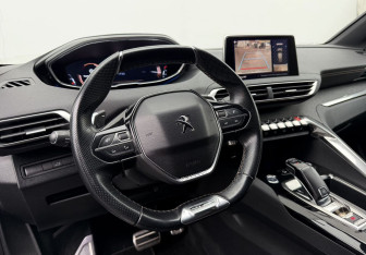 Подержанный автомобиль Peugeot 3008 2017 года (12 фото)