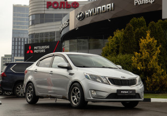 Подержанный автомобиль Kia Rio Sedan 2013 года (2 фото)