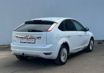 Подержанный автомобиль Ford Focus Hatchback 2008 года (5 фото)