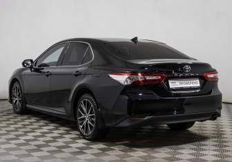 Подержанный автомобиль Toyota Camry Sedan 2022 года (7 фото)