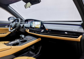 Подержанный автомобиль Changan UNI-K 2023 года (11 фото)