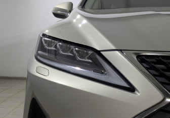 Подержанный автомобиль Lexus RX 2021 года (11 фото)