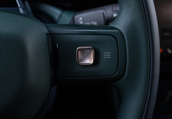 Подержанный автомобиль Zeekr X 2023 года (28 фото)