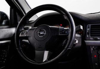 Подержанный автомобиль Opel Vectra Sedan 2007 года (14 фото)