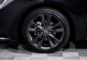 Подержанный автомобиль Toyota Corolla Wagon 2020 года (15 фото)