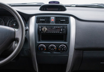 Подержанный автомобиль Suzuki Liana Wagon 2005 года (14 фото)