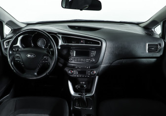 Подержанный автомобиль Kia Ceed Hatchback 2017 года (36 фото)