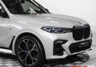 Подержанный автомобиль BMW X7 2019 года (31 фото)