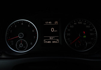 Подержанный автомобиль Volkswagen Tiguan 2012 года (17 фото)