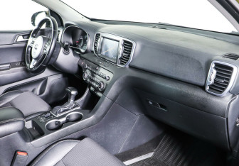 Подержанный автомобиль Kia Sportage 2016 года (11 фото)