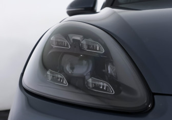 Подержанный автомобиль Porsche Cayenne 2018 года (23 фото)