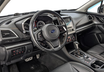Подержанный автомобиль Subaru XV 2018 года (15 фото)