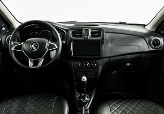 Подержанный автомобиль Renault Logan Sedan 2018 года (6 фото)