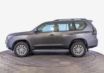 Подержанный автомобиль Toyota Land Cruiser Prado 2020 года (8 фото)