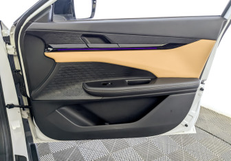 Подержанный автомобиль Changan UNI-V 2023 года (26 фото)