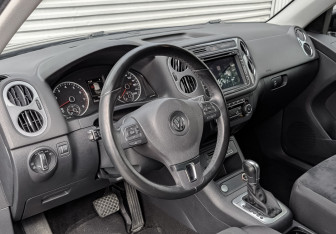 Подержанный автомобиль Volkswagen Tiguan 2015 года (15 фото)