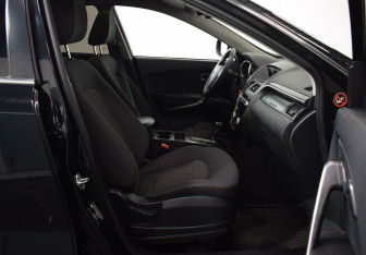 Подержанный автомобиль FAW Besturn X80 2018 года (6 фото)