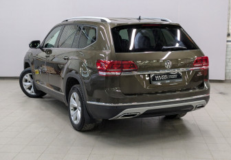 Подержанный автомобиль Volkswagen Teramont 2019 года (26 фото)