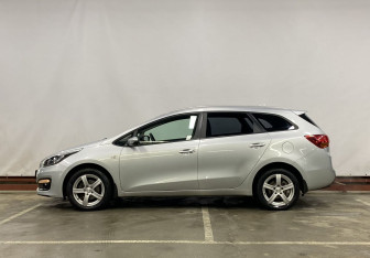 Подержанный автомобиль Kia Ceed Wagon 2018 года (8 фото)
