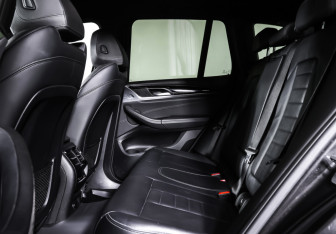 Подержанный автомобиль BMW X3 2018 года (12 фото)