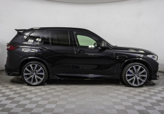 Подержанный автомобиль BMW X5 2021 года (4 фото)