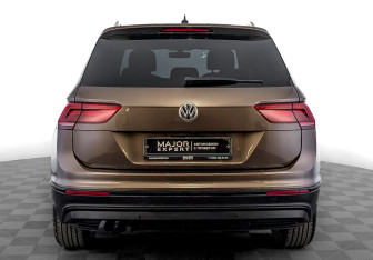 Подержанный автомобиль Volkswagen Tiguan 2018 года (6 фото)