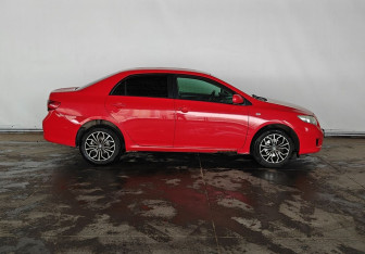 Подержанный автомобиль Toyota Corolla Sedan 2008 года (8 фото)