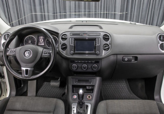 Подержанный автомобиль Volkswagen Tiguan 2016 года (14 фото)
