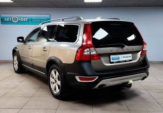 Подержанный автомобиль Volvo XC70 2012 года (7 фото)