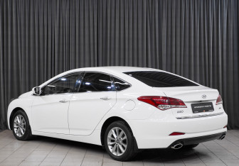 Подержанный автомобиль Hyundai i40 Sedan 2015 года (7 фото)
